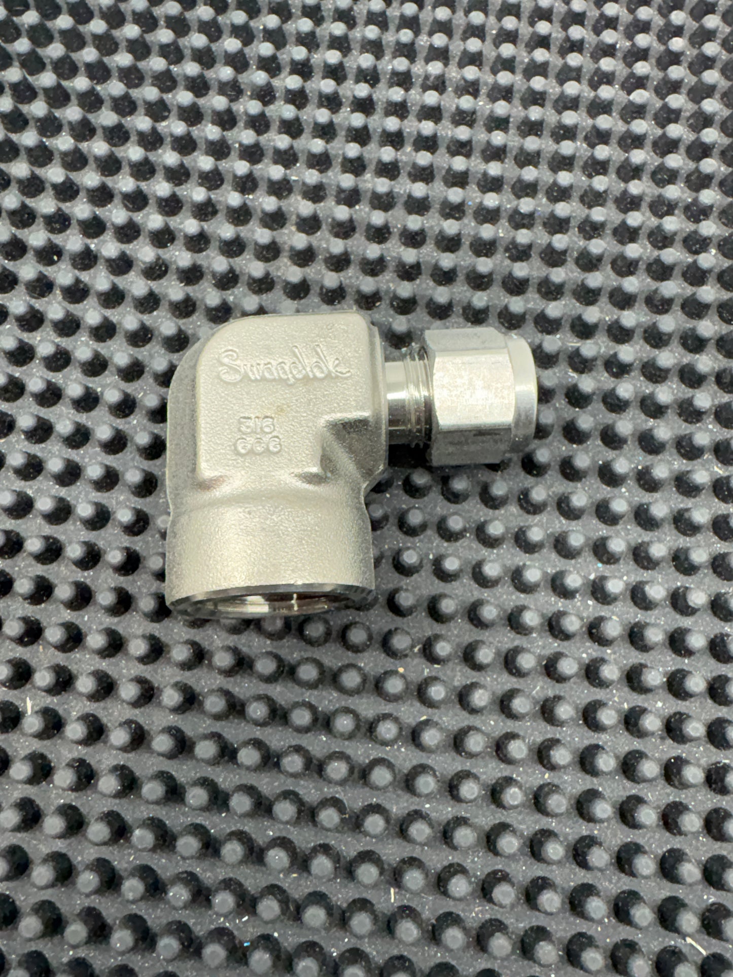 SS-600-8-8