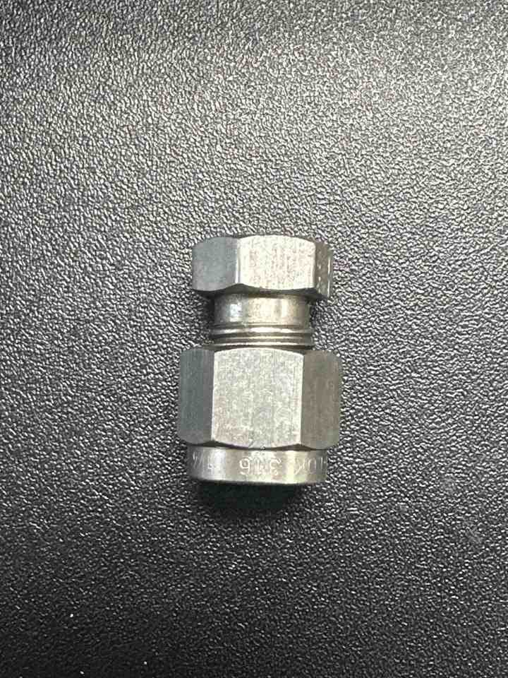 SS-4-DF-PLUG