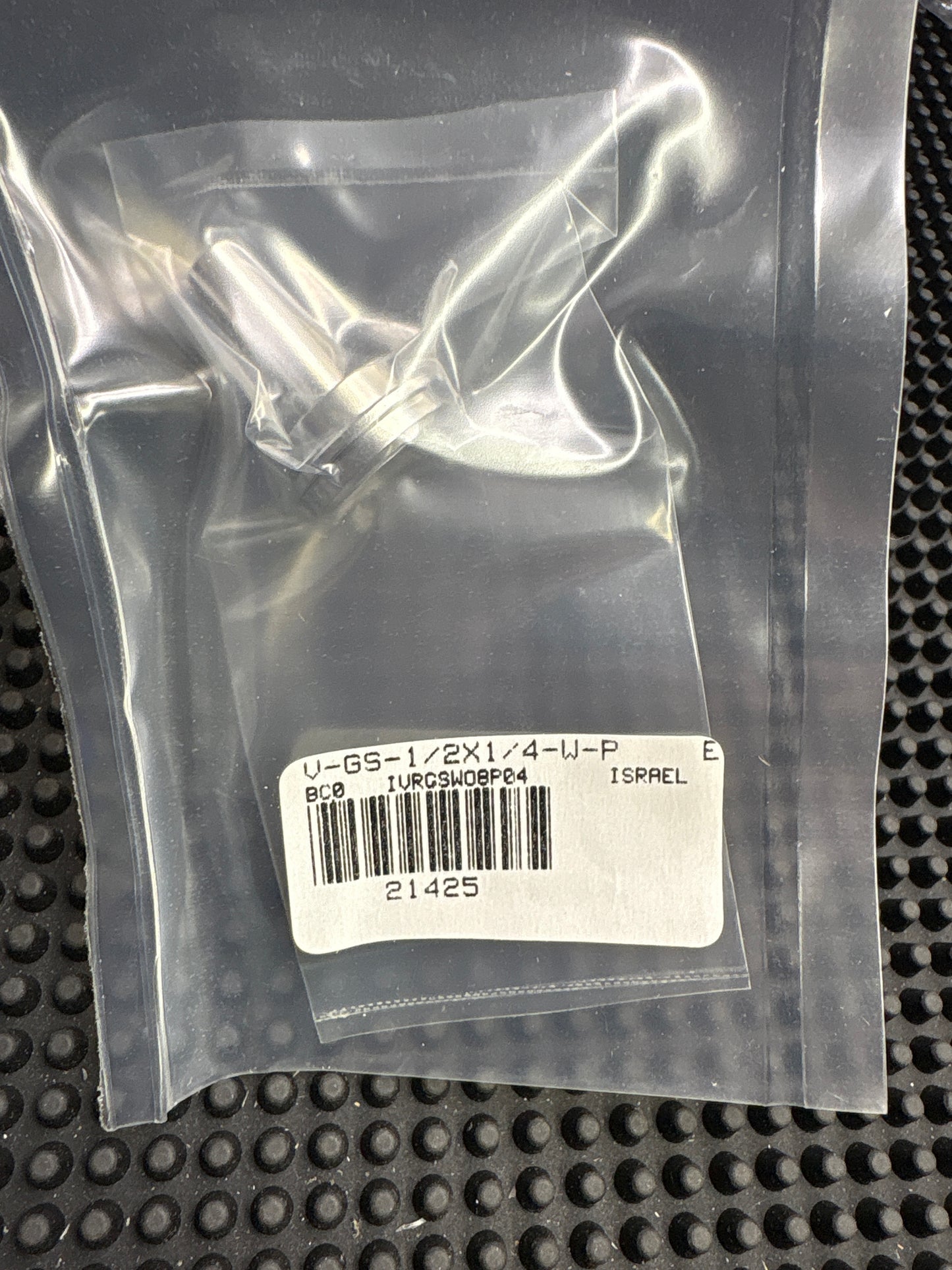 V-GS-1/2X1/4-W-P E