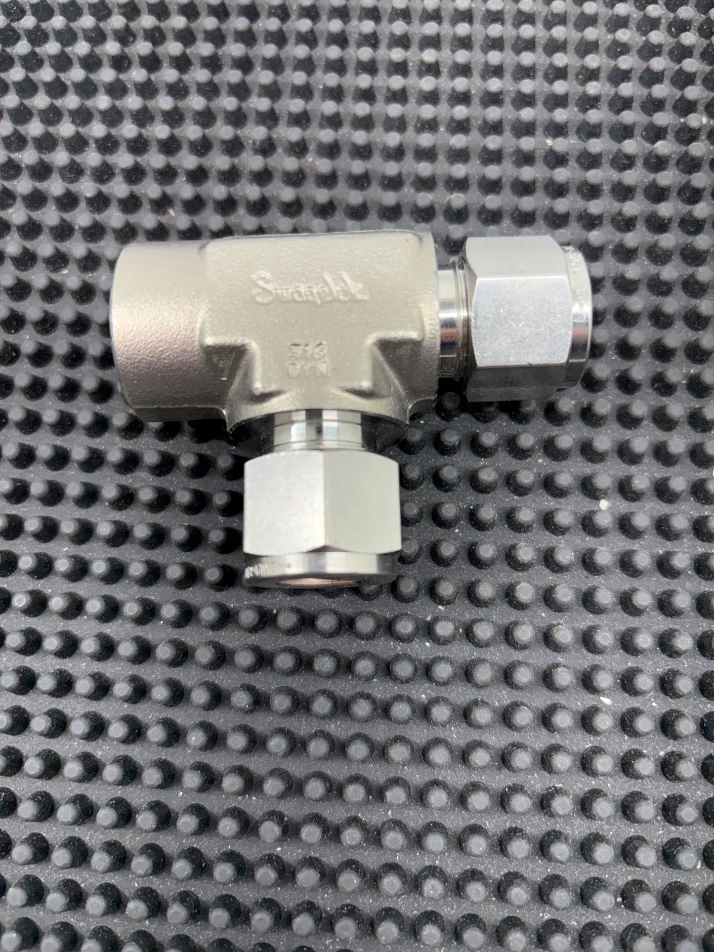 SS-810-3-8TFT