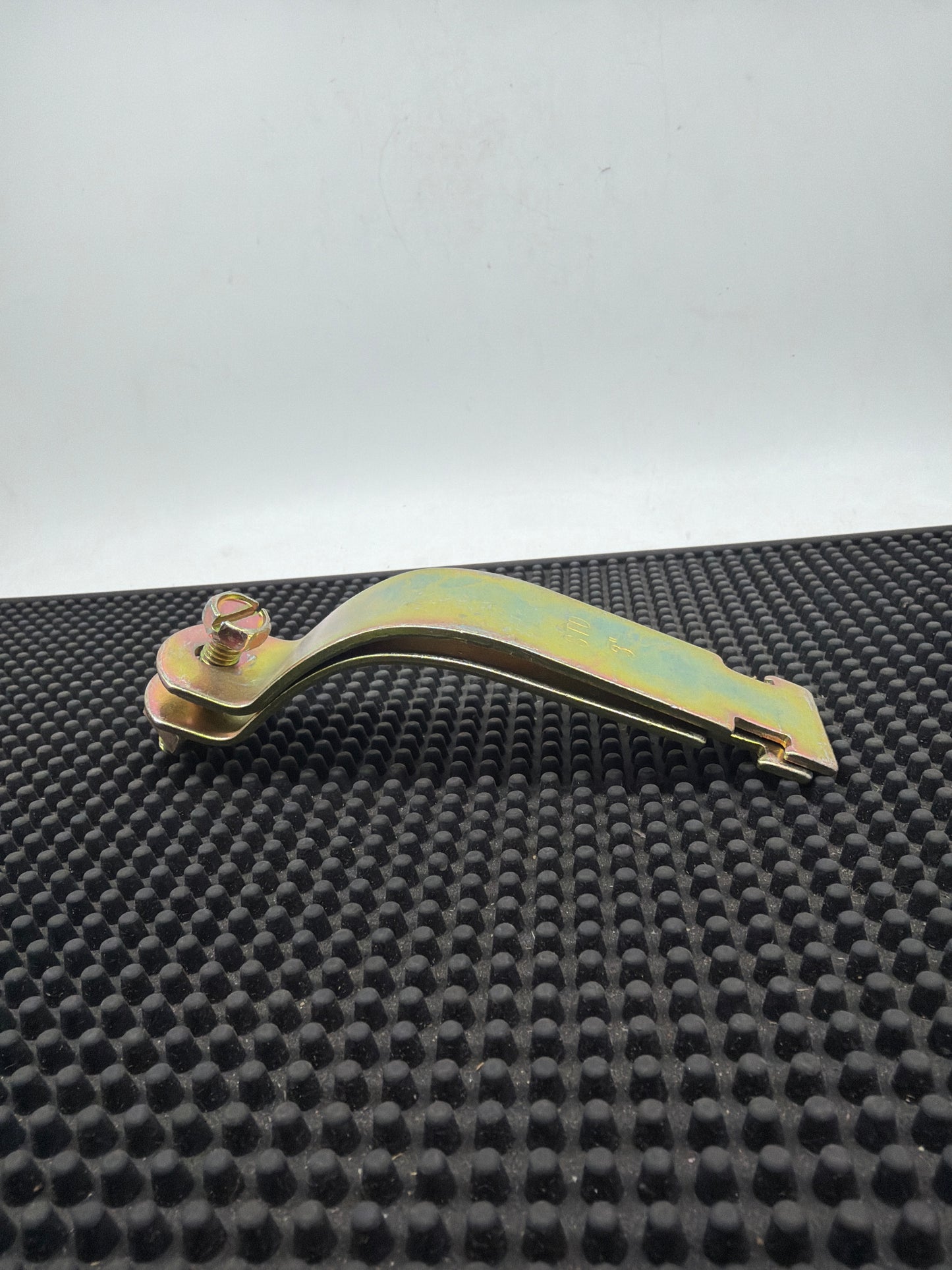 A716 3 - Strut - Cushion Clamp