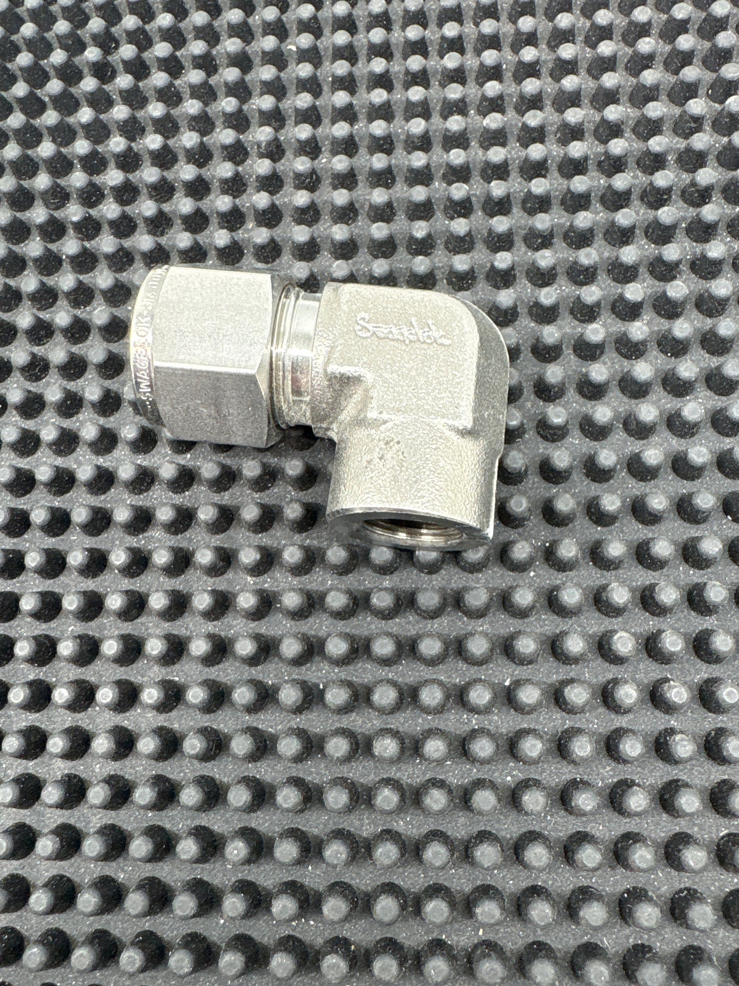 SS-810-8-4