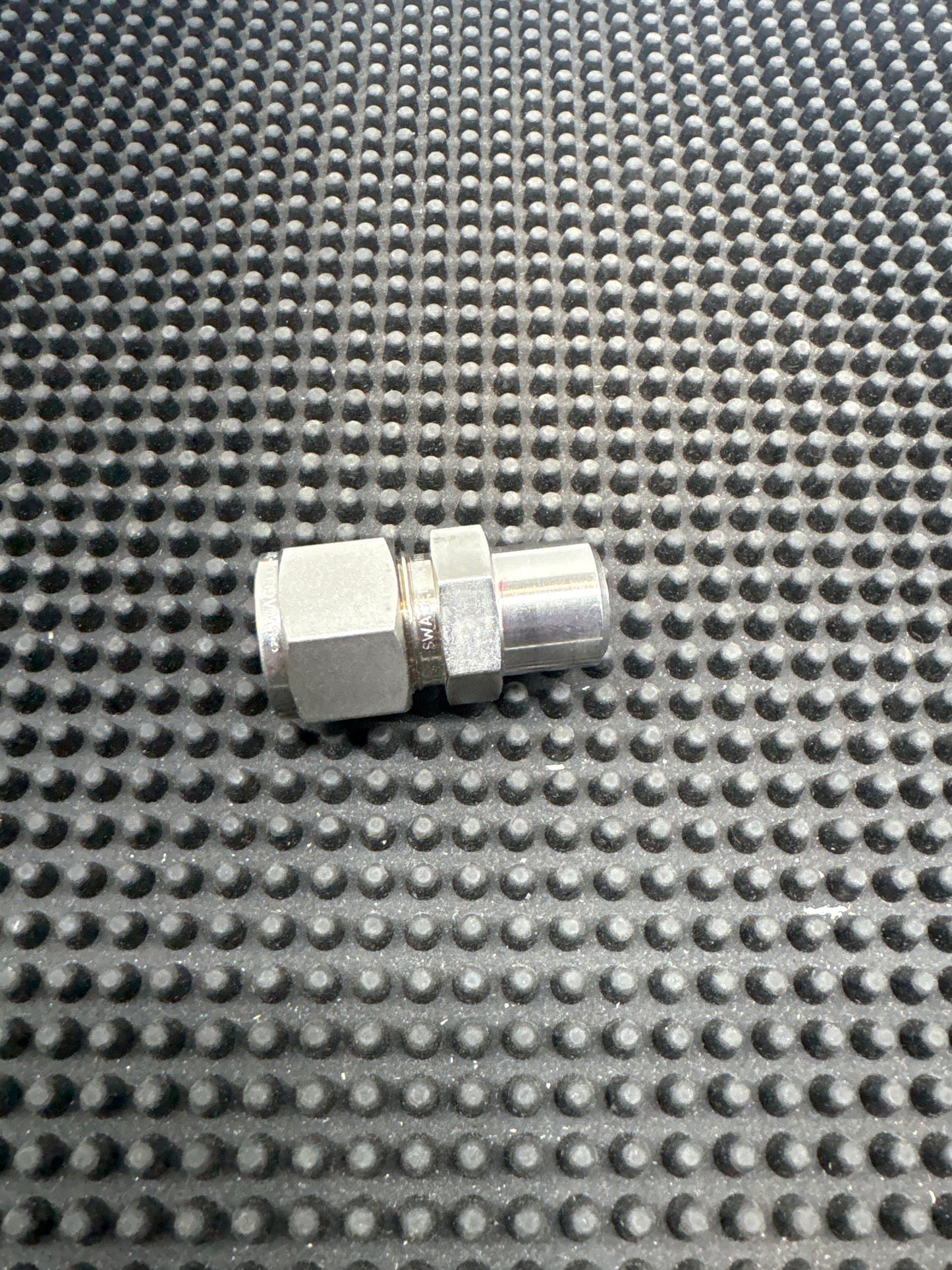 SS-810-1-6W