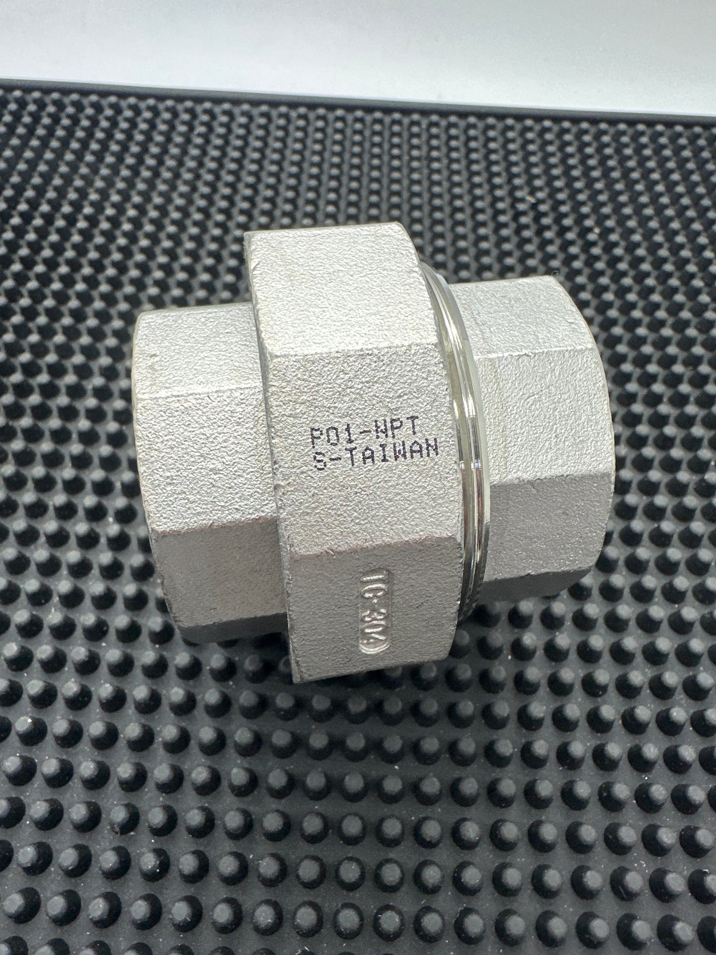 1-1/4" 150# Threaded Union - 304 SS