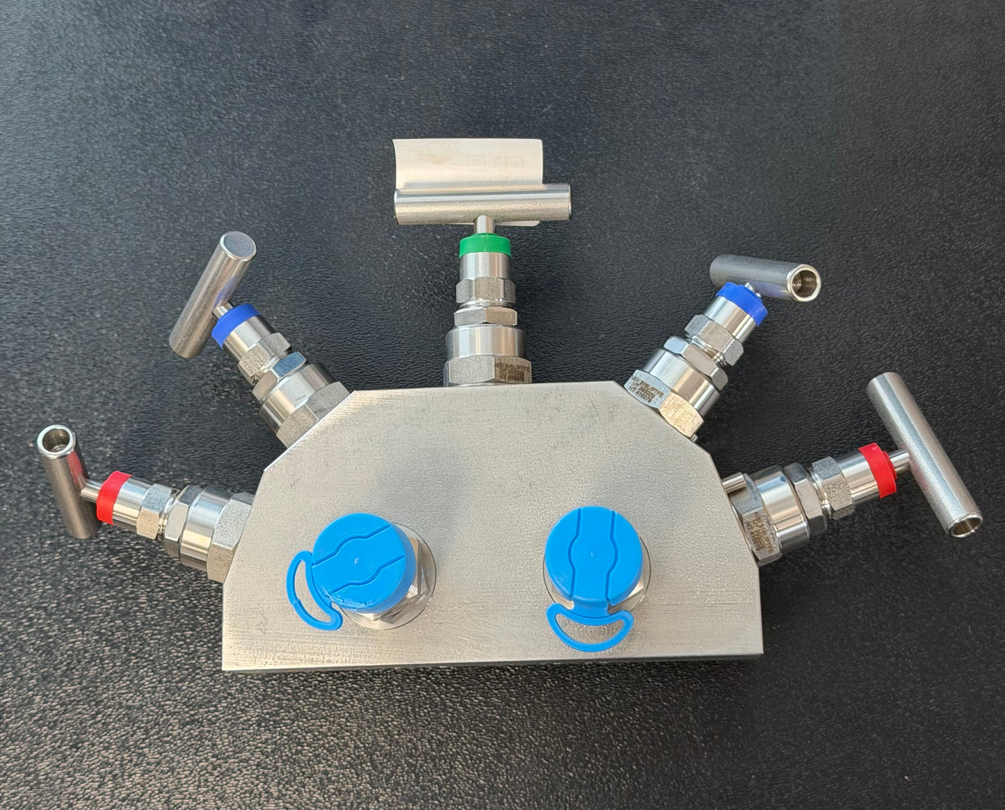 IV515-81640019 - 5 way valve/manifold