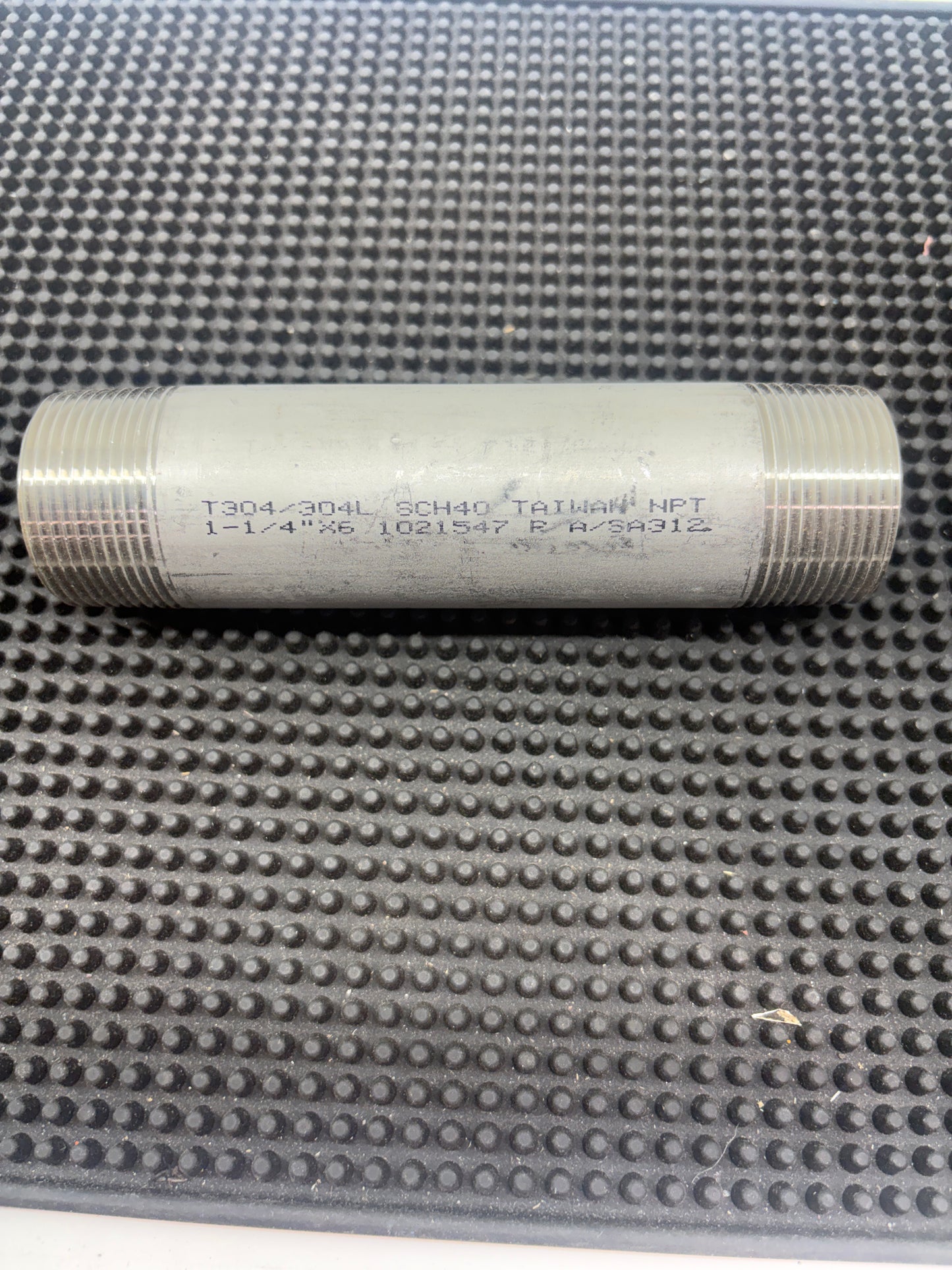 1-1/4" x 6" Schedule 40S Pipe Nipple TBE