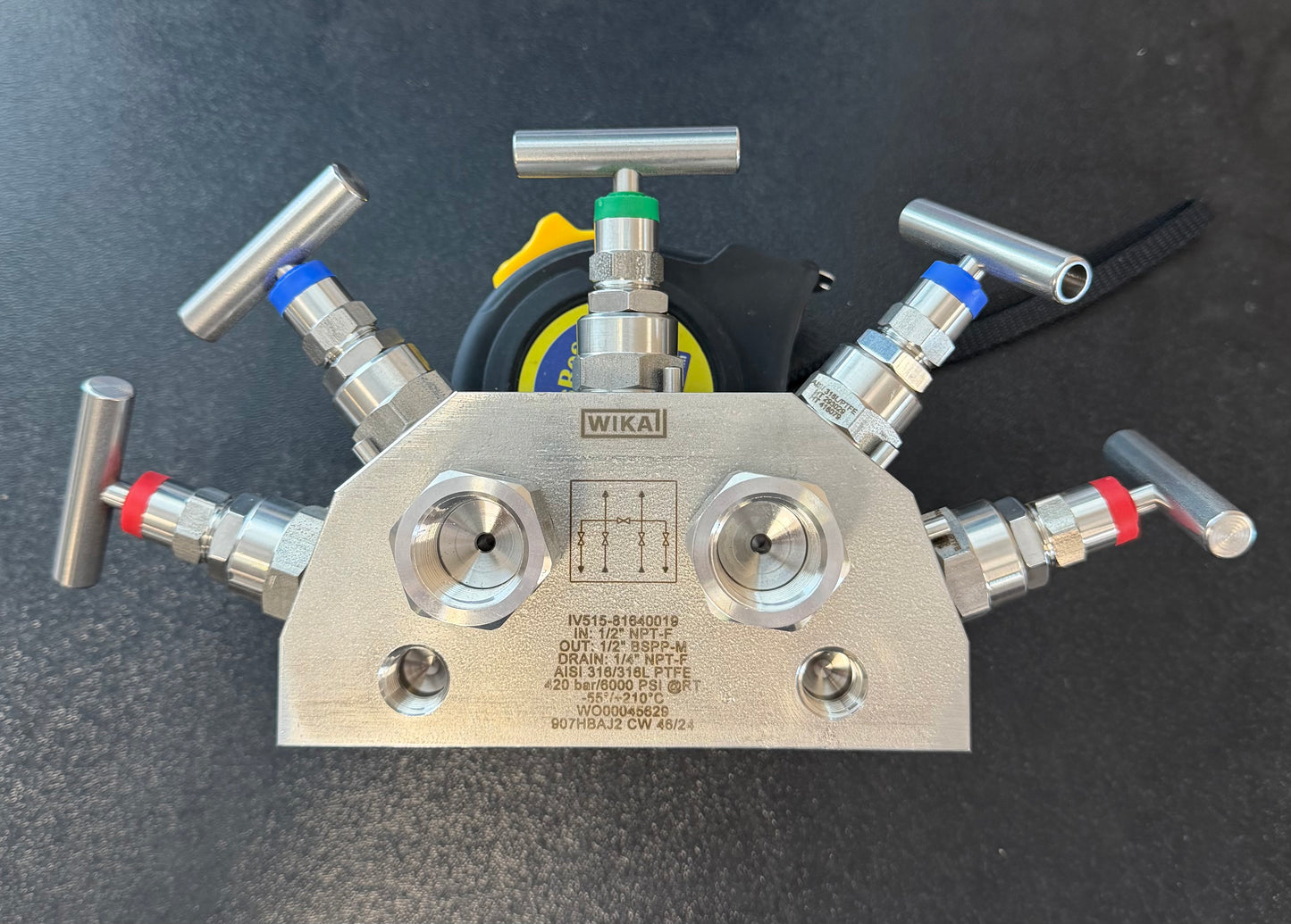 IV515-81640019 - 5 way valve/manifold