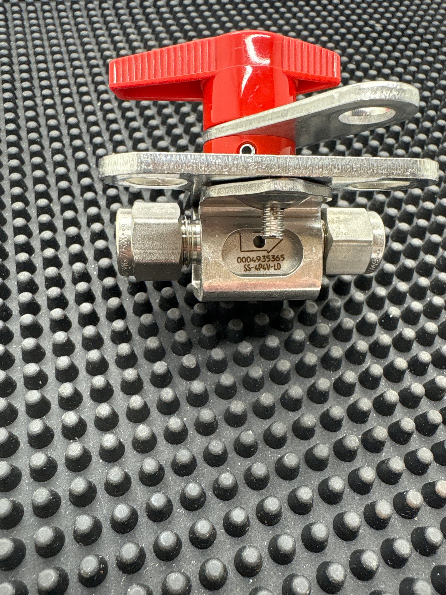 SS-4P4V-LD