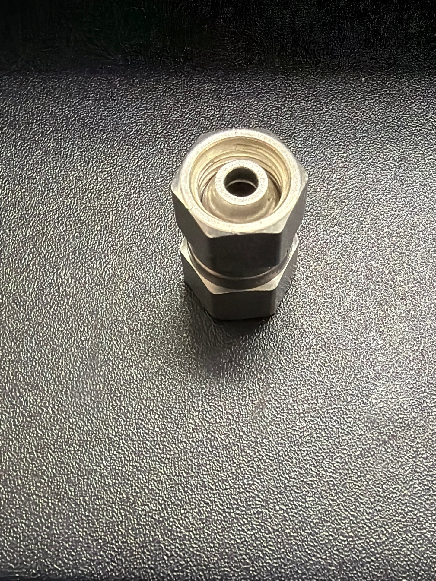 SS-401-PC - **Used with pre-swaged nuts**