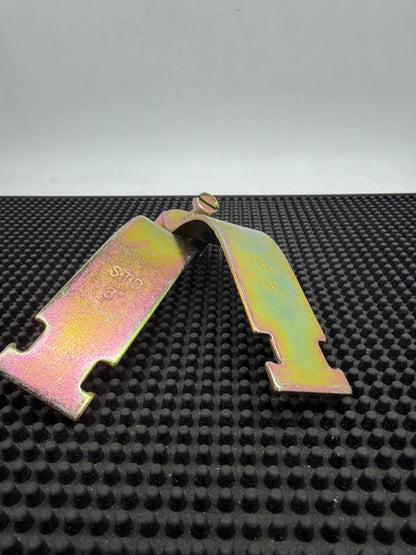A716 3 - Strut - Cushion Clamp