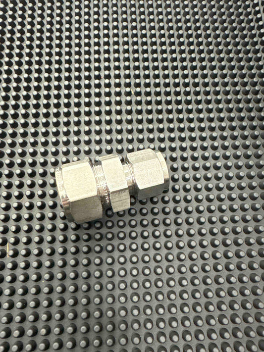 SS-1210-6-8
