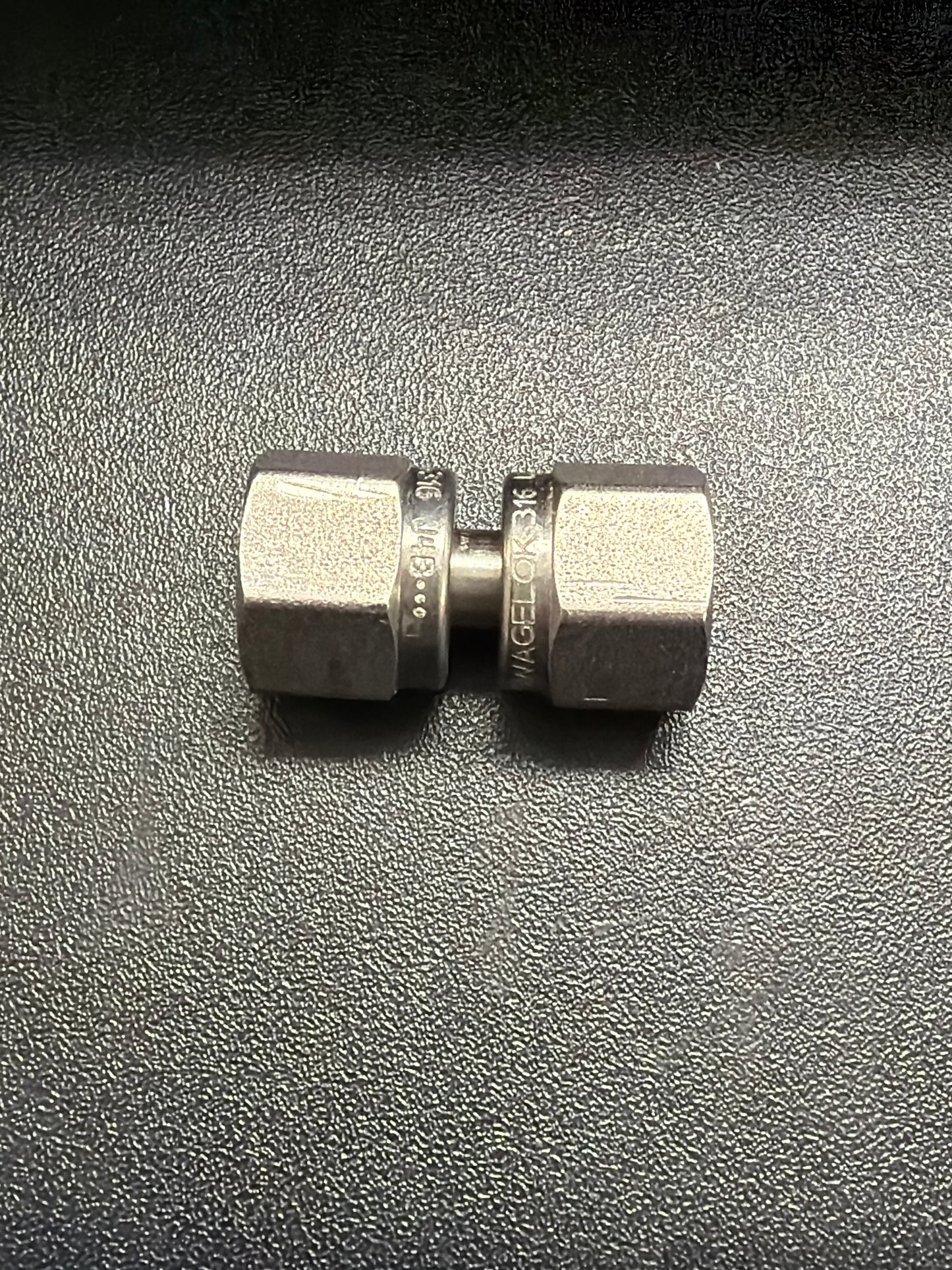 SS-401-PC - **Used with pre-swaged nuts**
