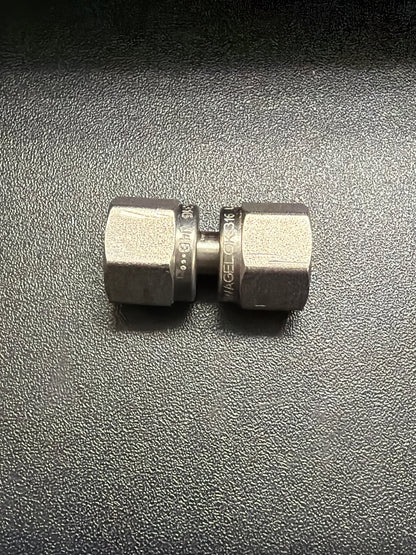 SS-401-PC - **Used with pre-swaged nuts**