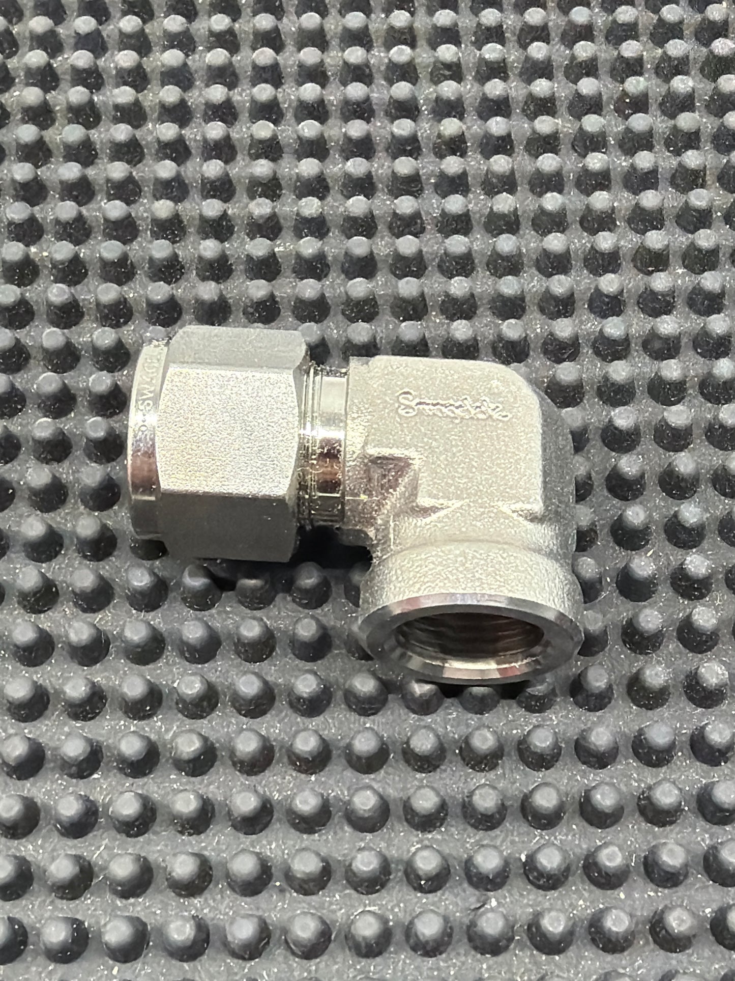 SS-810-8-6