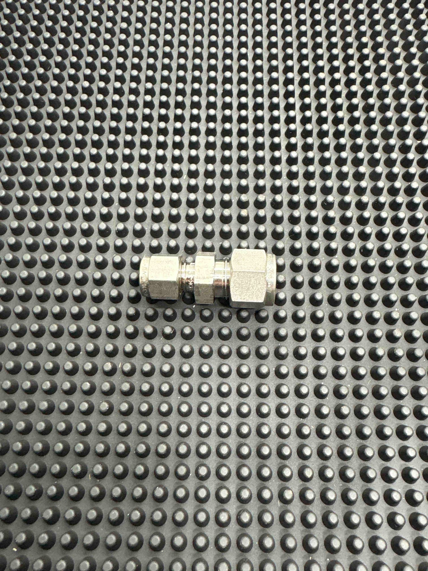 SS-600-6-4